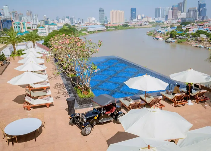 Sun & Moon, Riverside Hotel Phnom Penh