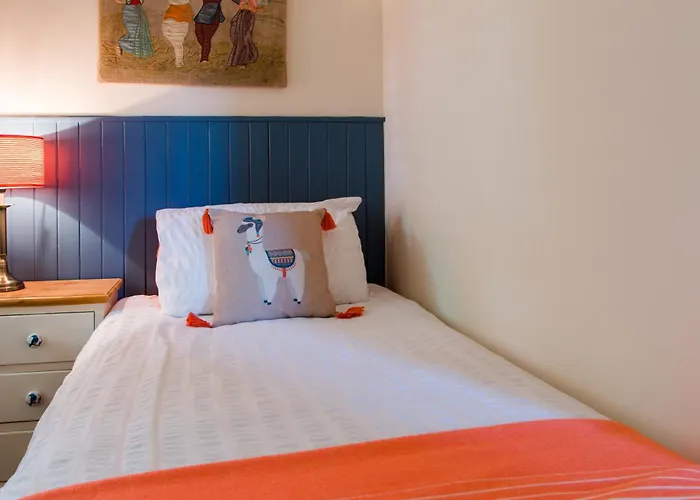 The Merryburn - Rooms And Courtyard Studios Dunkeld