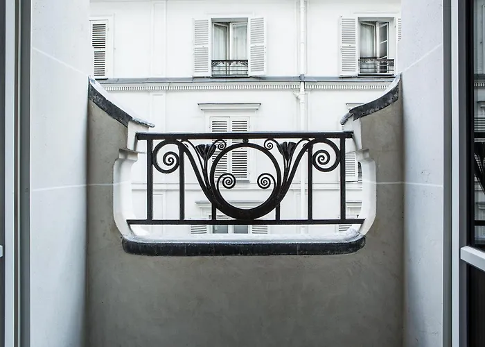 Hotel Du Rond-Point Des Champs-Elysees - Esprit De France Paris