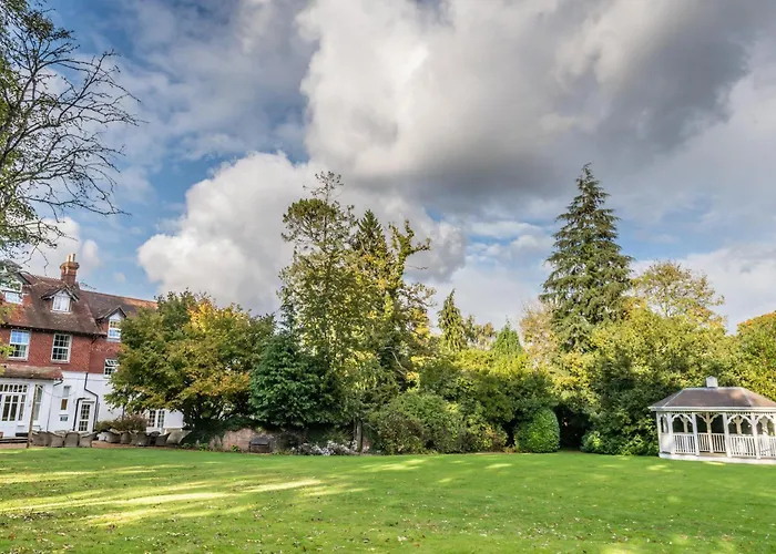 Moorhill House Bed & Breakfast Burley 