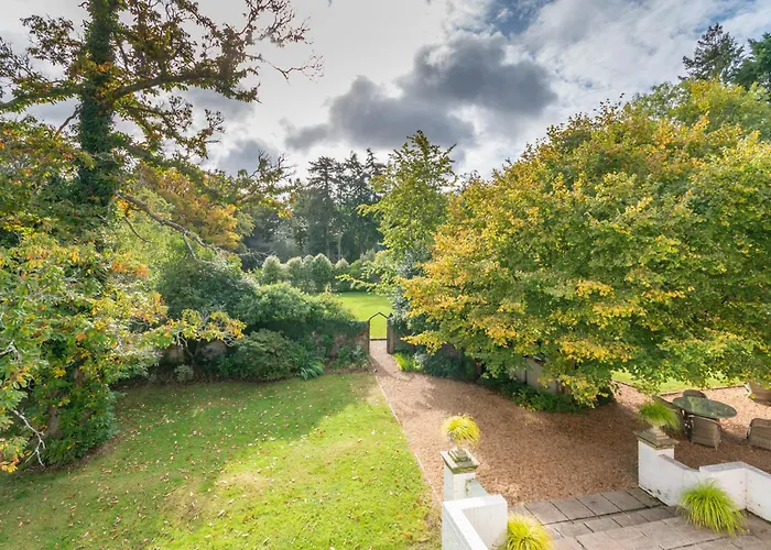 Moorhill House Bed & Breakfast Burley 