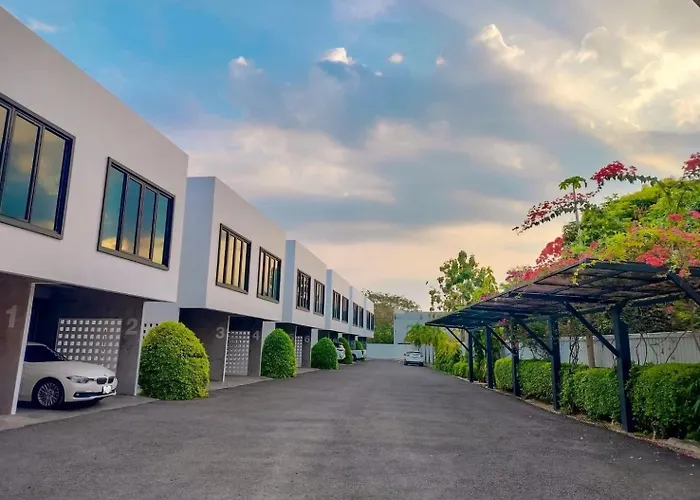 Cicada Hotel กาญจนบุรี