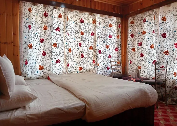 New Prince Cottage & Saibha Palace Pahalgam