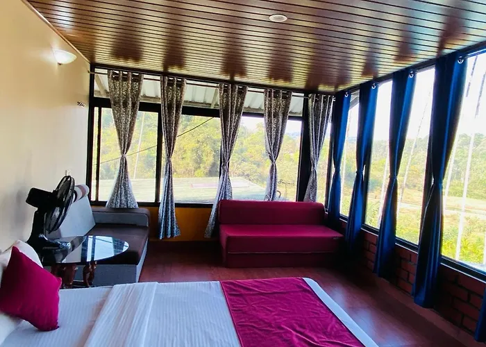 Luxury Home Stay With Pool Madikeri
