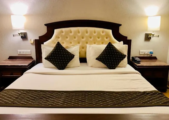 Hotel Le Cypress Bareilly