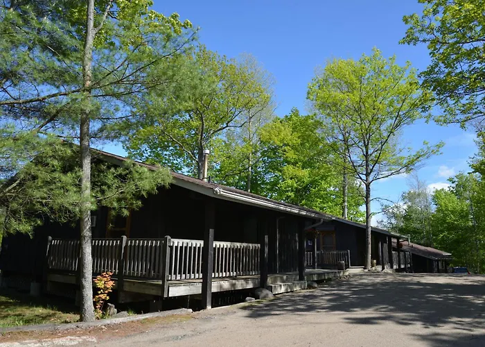 Log Cabin Inn Parry Sound