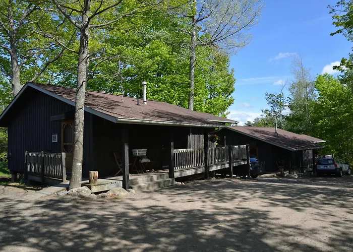 Log Cabin Inn Parry Sound