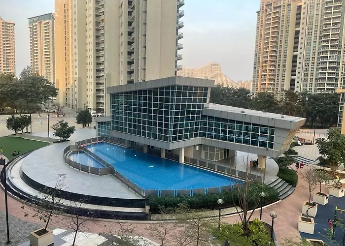 Royal Nest 3 Bhk Suites As Mundhwa