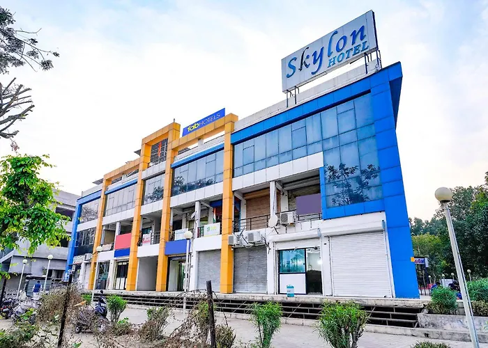 Fabhotel Skylon, Near Mahatma Mandir Gandhinagar