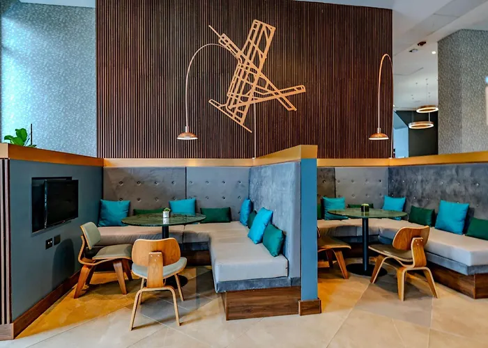 Courtyard By Marriott Santiago Airport Hotel