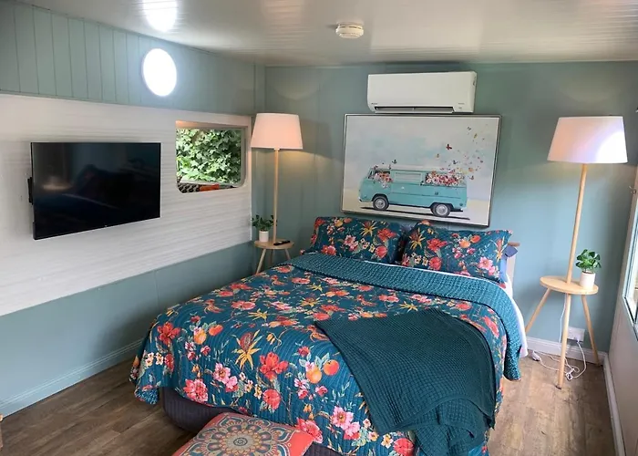 Mornington Peninsula Retro Caravans Rye