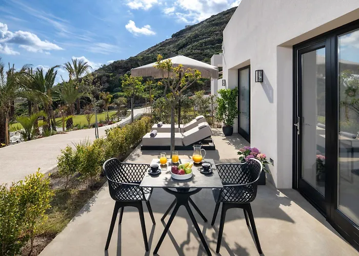 Palm Island Suites Imerovigli