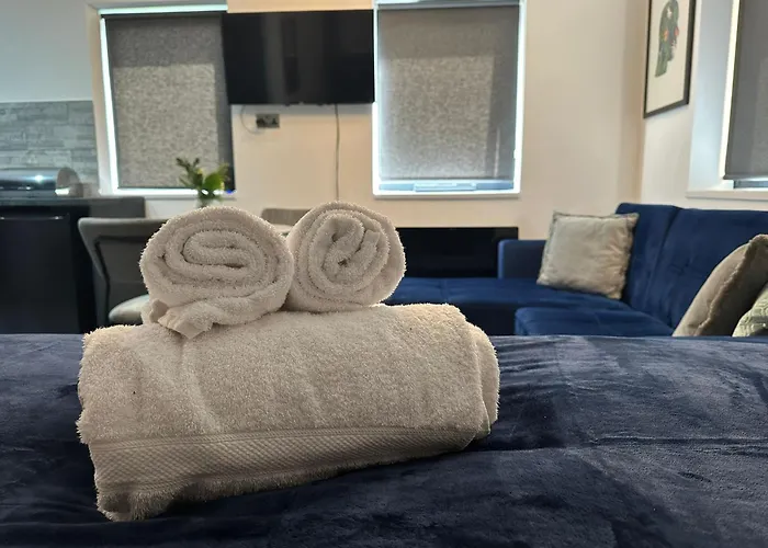 Adam Court Apartments - Pe1 - Contractor Friendly - Choice Of Studios Or 1 Bed Apartments - Free Parking - Sofa Beds - Sky Tv - Full Kitchen - Washer Dryer - Wifi Peterborough
