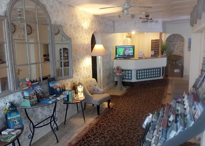 Logis Hotel Louise De Savoie Blois