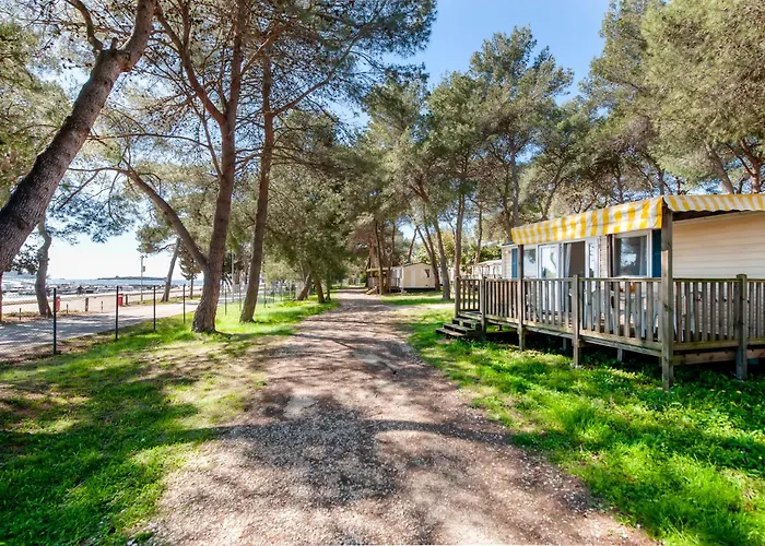 Holiday Centre Bi Village - Glamping And Mobile Homes Lavanda Fažana
