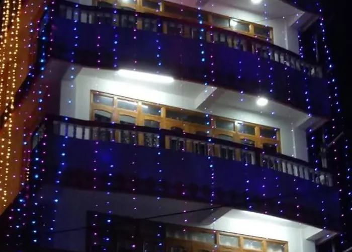 Red Pine Guest House Shillong