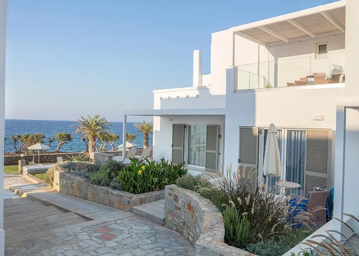 Maritimo Beach Hotel Sissi