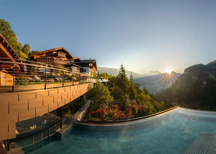 Charmehotel Uhrerhof - Deur St. Ulrich in Gröden