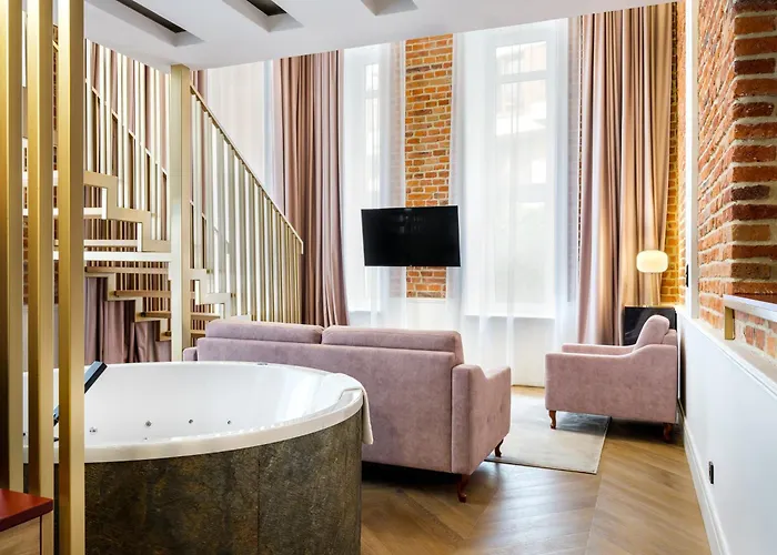 Golden Queen Deluxe Jacuzzi Apartments - Old Town Cracovia