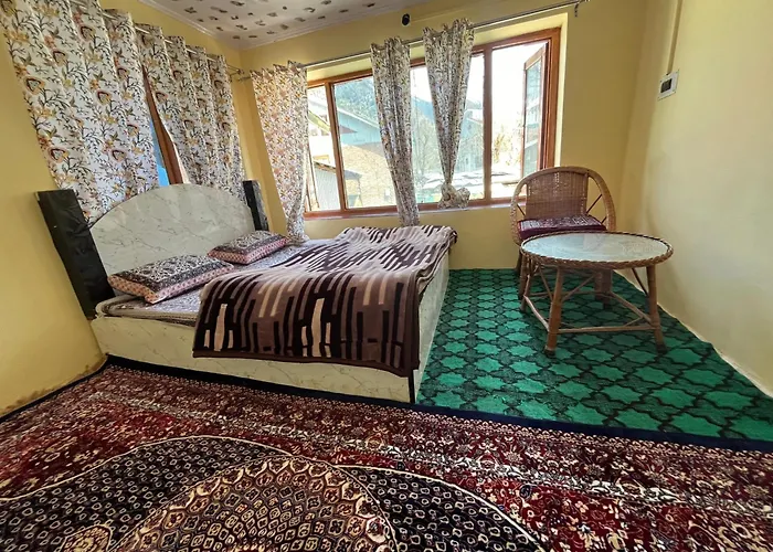 Pine Brooke Pahalgam Hotel