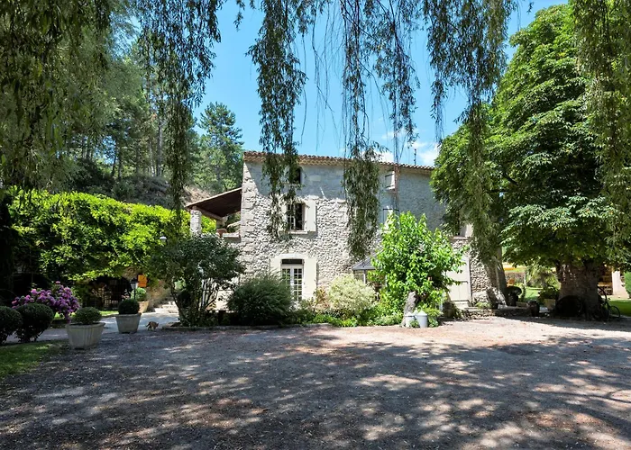 La Campagne St Lazare - Restaurant Chambres d'Hôtes Piscine&SPA Forcalquier