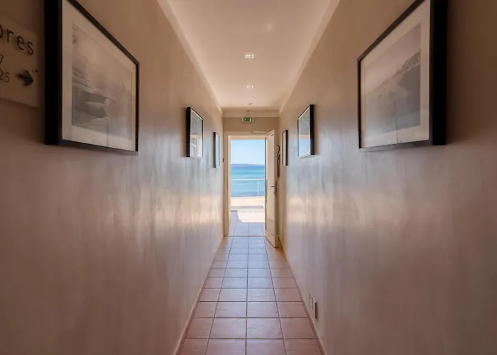 Roc Hotel - Hotel 4 Etoiles Les Pieds Dans L'Eau Le Lavandou