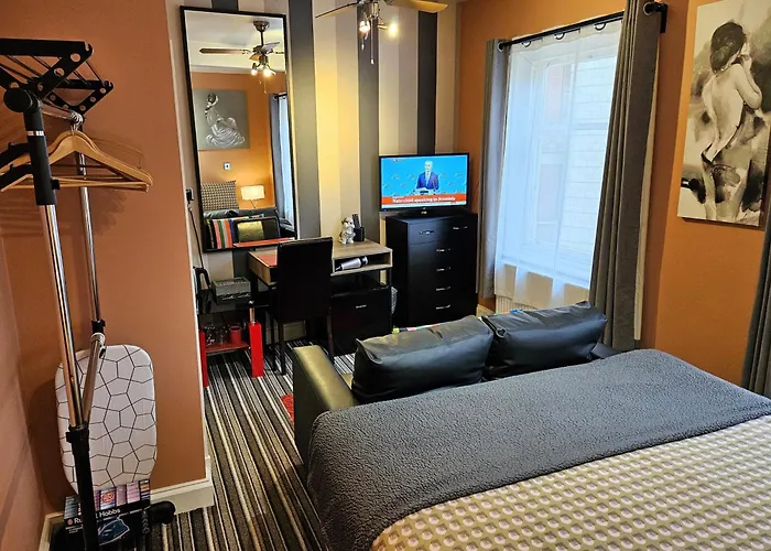 Robin 7 Lodge City Centre Nottingham