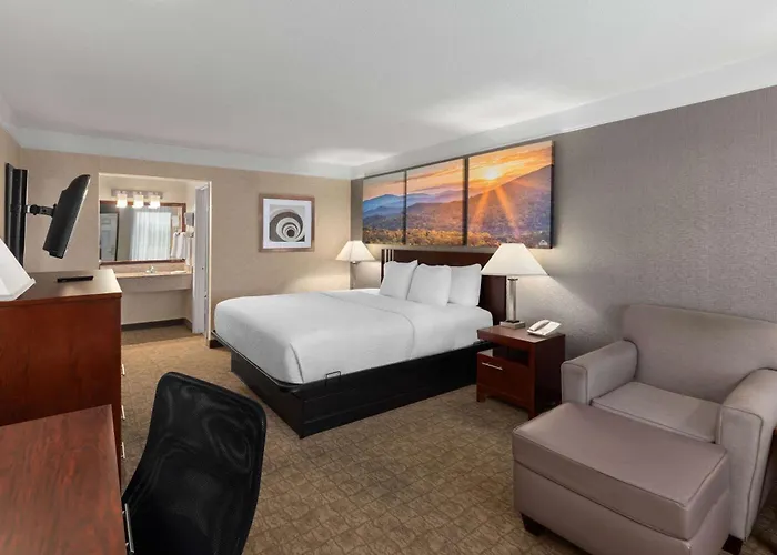 Days Inn By Wyndham Columbia Kentucky