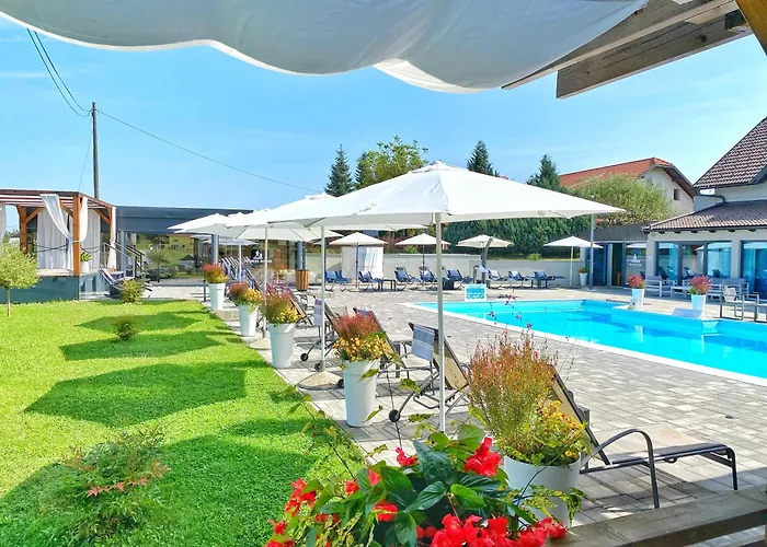 16 Lakes Hotel Grabovac 