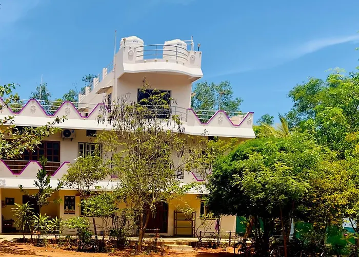 Lotus Garden Guest House Auroville