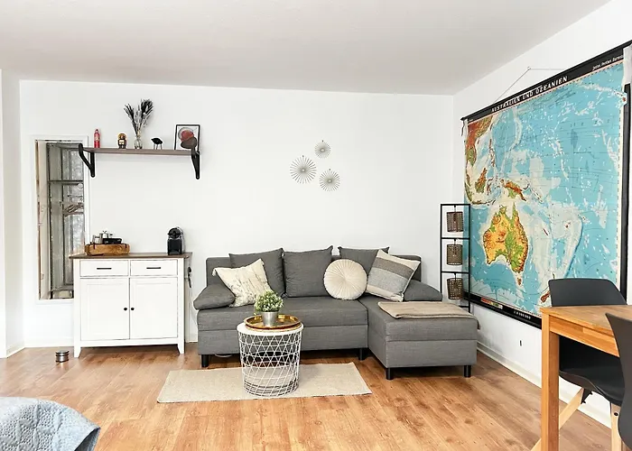 Modern Room With Netflix In Porta Westfalica