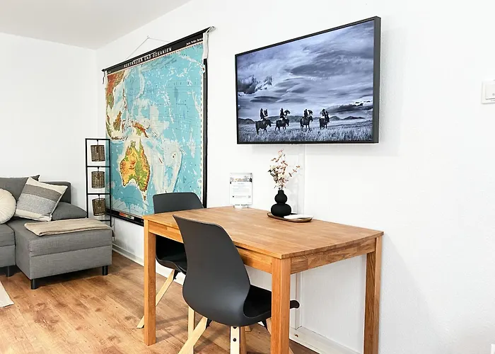 Modern Room With Netflix In Porta Westfalica
