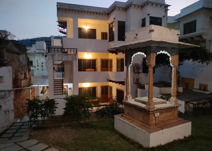 Haveli Braj Bhushanjee Heritage Hotel And Museum Bundi