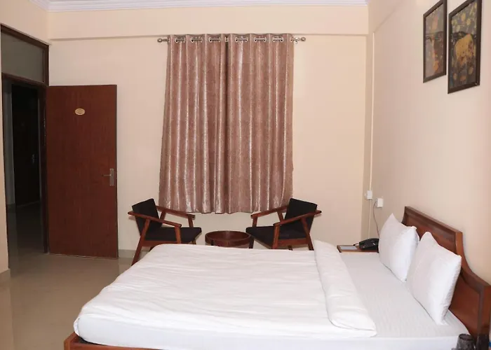 Dwarka Kunj Hotel Vrindavan