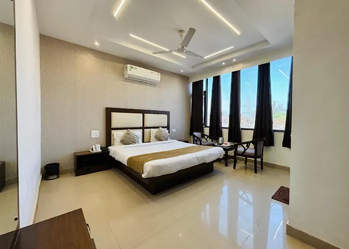 Hotel The Benz Mohali