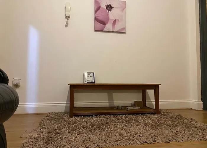 Single Room In Cv1 Fargo Village Room With Shared Bathroom Coventry