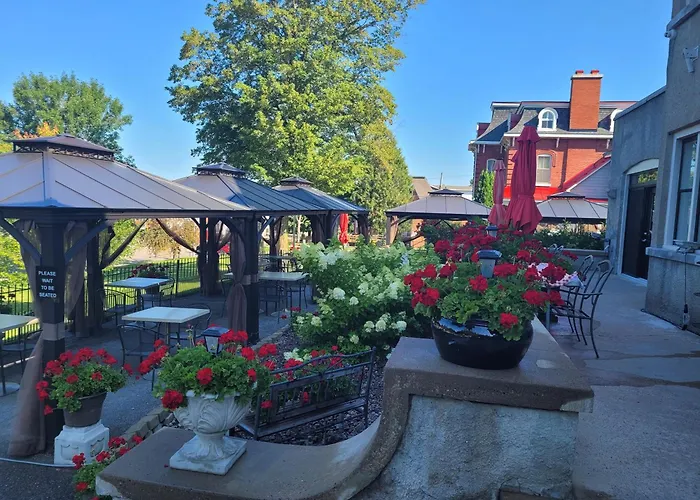 Grey Gables Inn Pembroke