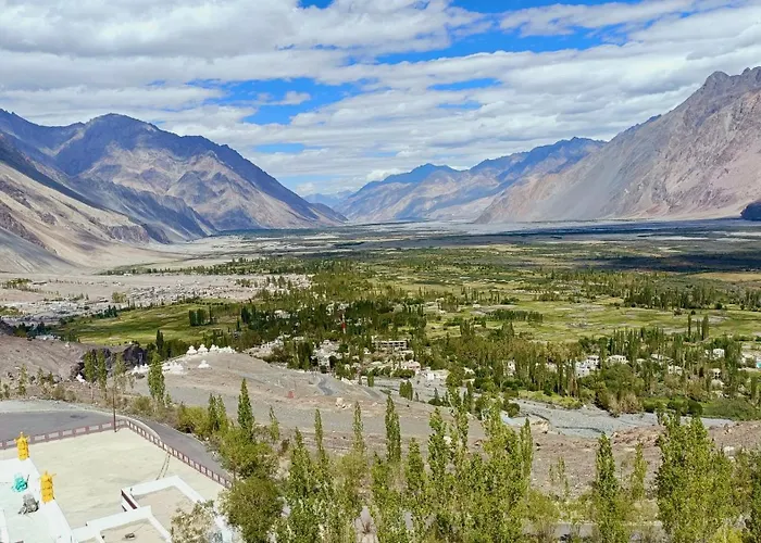 Royal Deluxe Camp & Resort, Hunder- Nubra