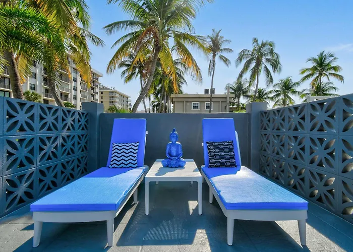 Sunshine Shores Boutique Apartments Palm Beach Shores