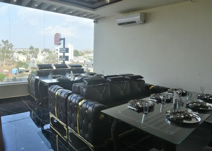 Hotel Jurkis, Kolhapur
