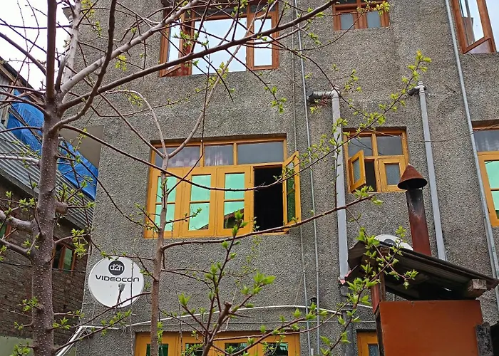 Queen Palace Guest House Srinagar 