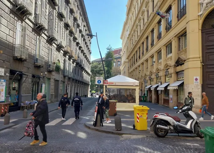 Quartieri Spagnoli Rooms Naples