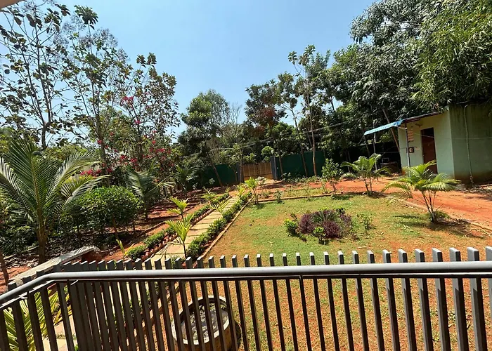Peace Aura Hotel Auroville
