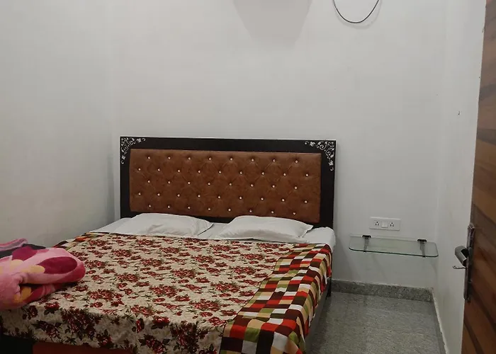 Radheshyam Bhawan Hotel Govardhan