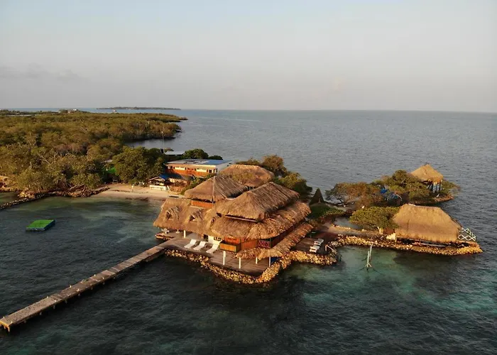 Hotel Puntanorte Tintipan Island