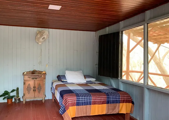 Nieves Surf Hostel And Camping Playa Avellana