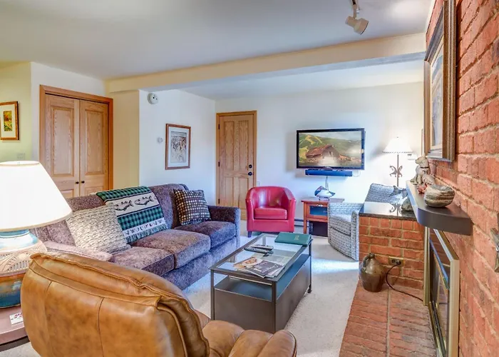 Bear Claw 102 - Ski-In Ski-Out Condo! Steamboat Springs