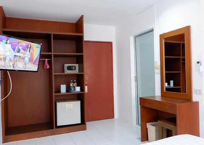 18 Coins Budget Hotel Pattaya