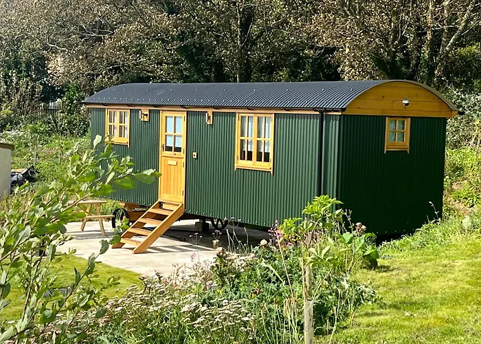 Beacon Country House & Luxury Shepherd Huts St Agnes 