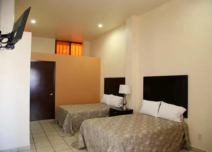 Hotel Plaza Bernal